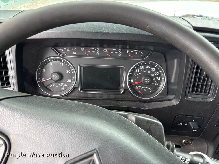 image for item YA1295 2018 International LT625 semi truck