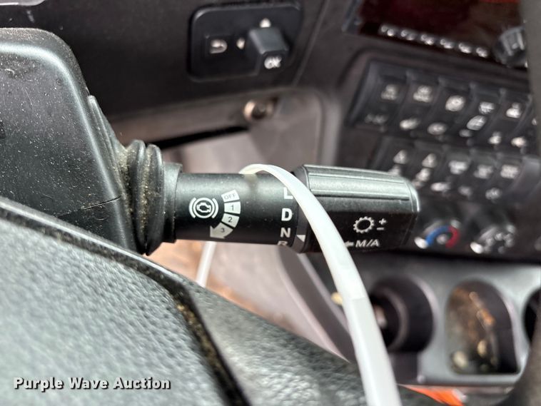 image for item YA1295 2018 International LT625 semi truck