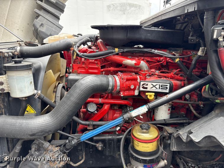 image for item YA1295 2018 International LT625 semi truck