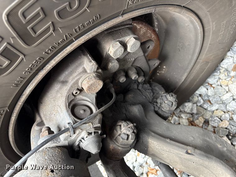 image for item YA1295 2018 International LT625 semi truck