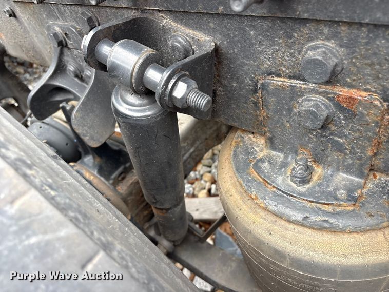 image for item YA1295 2018 International LT625 semi truck