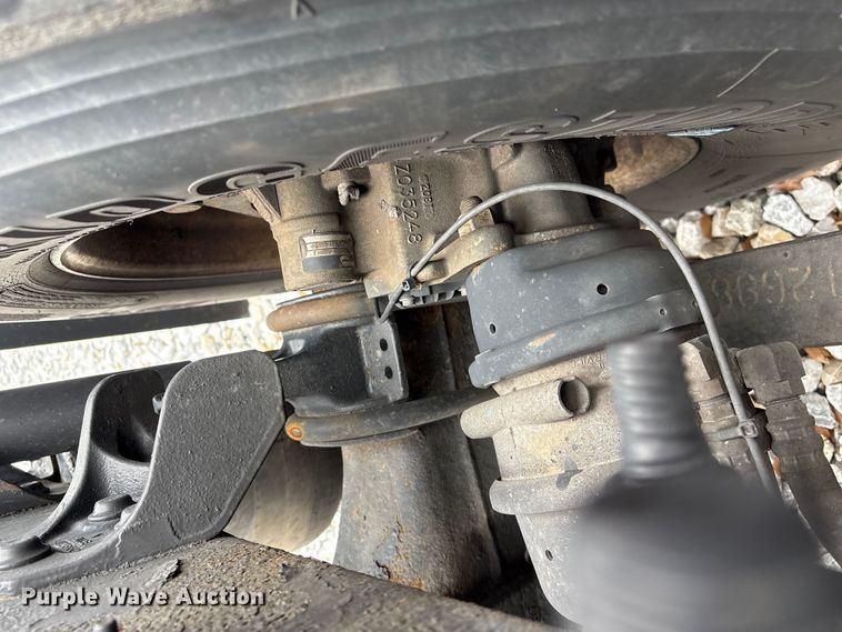 image for item YA1295 2018 International LT625 semi truck