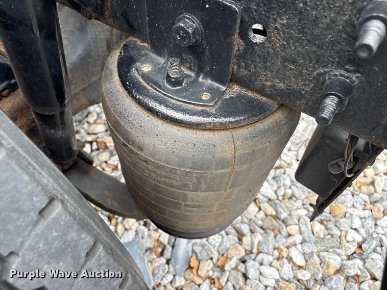 image for item YA1295 2018 International LT625 semi truck