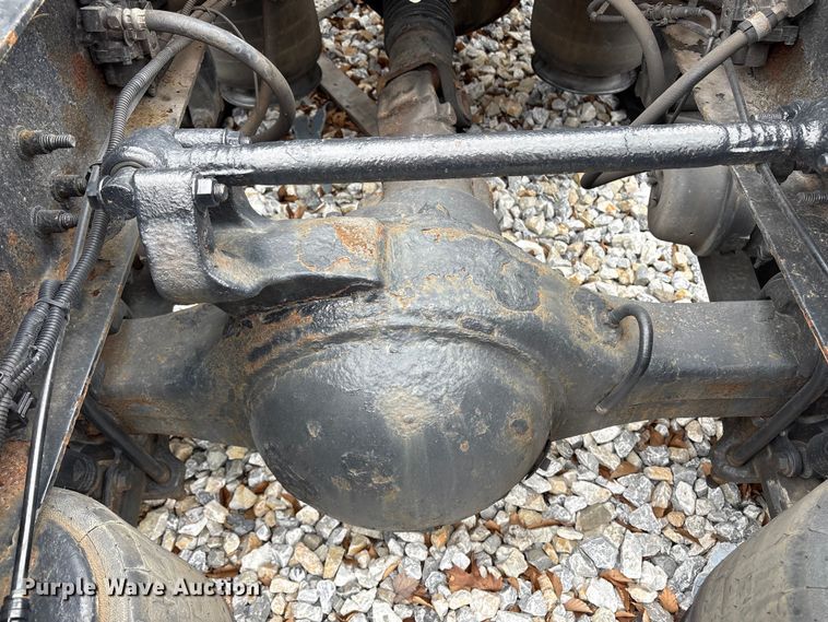 image for item YA1295 2018 International LT625 semi truck