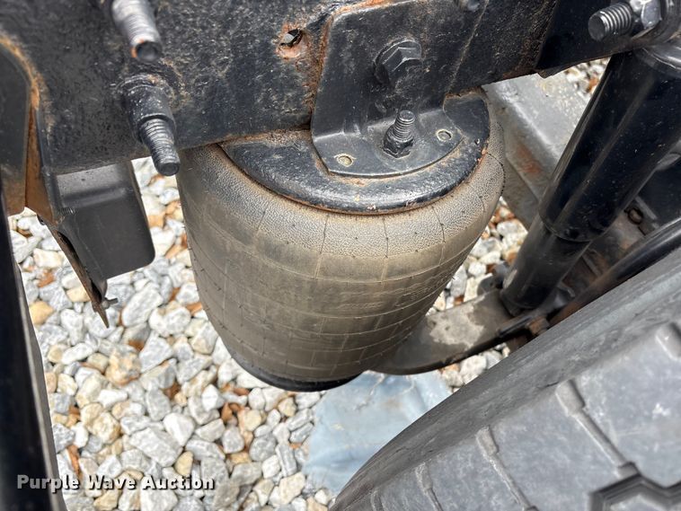 image for item YA1295 2018 International LT625 semi truck
