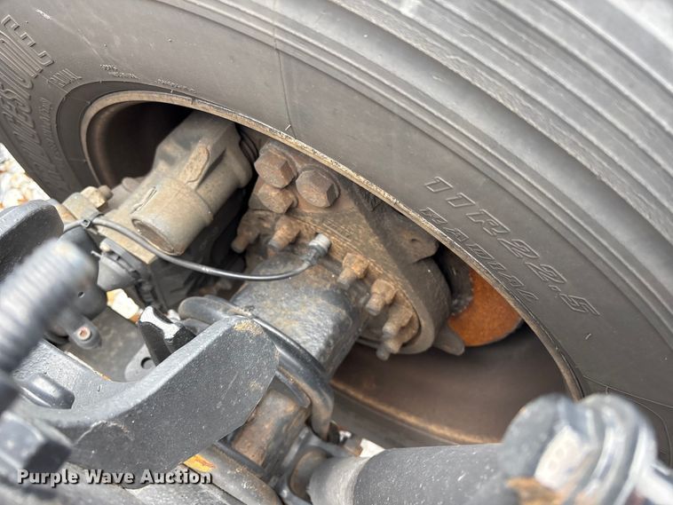image for item YA1295 2018 International LT625 semi truck