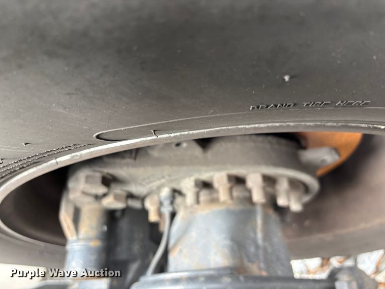 image for item YA1295 2018 International LT625 semi truck