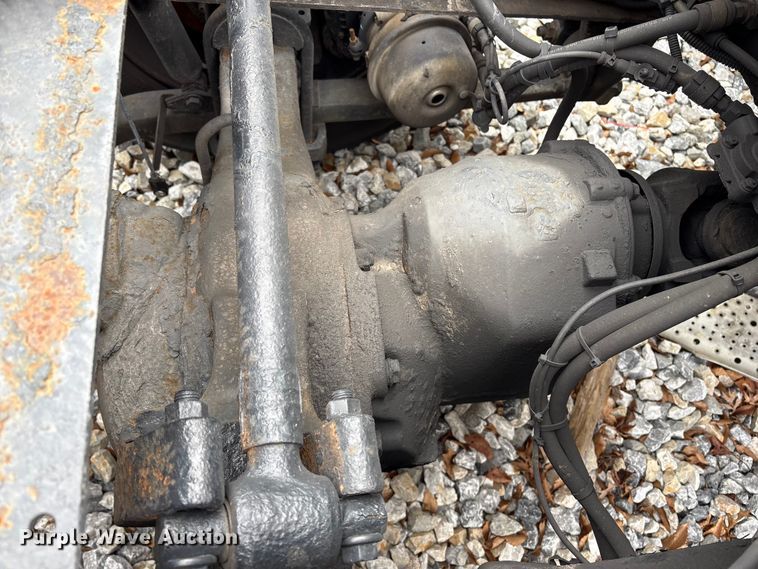 image for item YA1295 2018 International LT625 semi truck
