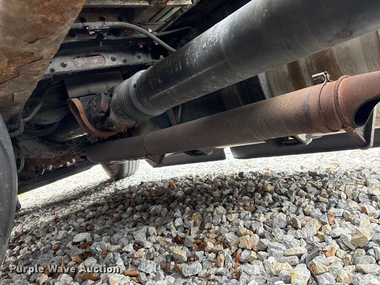 image for item YA1295 2018 International LT625 semi truck