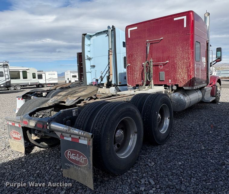 image for item YA2222 2019 Peterbilt 567 semi truck