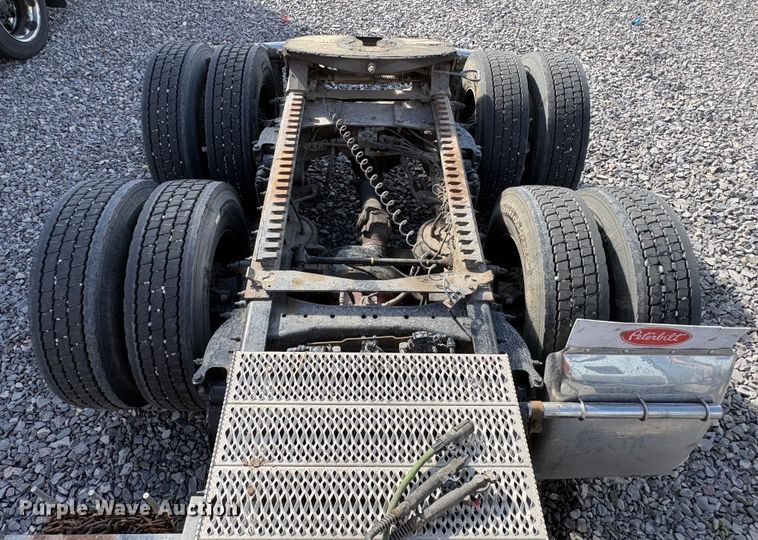 image for item YA2222 2019 Peterbilt 567 semi truck