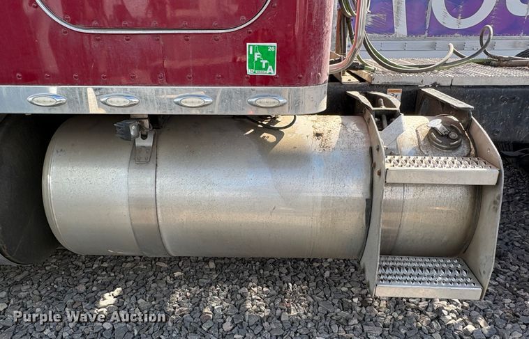 image for item YA2222 2019 Peterbilt 567 semi truck