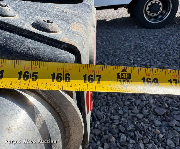image for item YA2222 2019 Peterbilt 567 semi truck