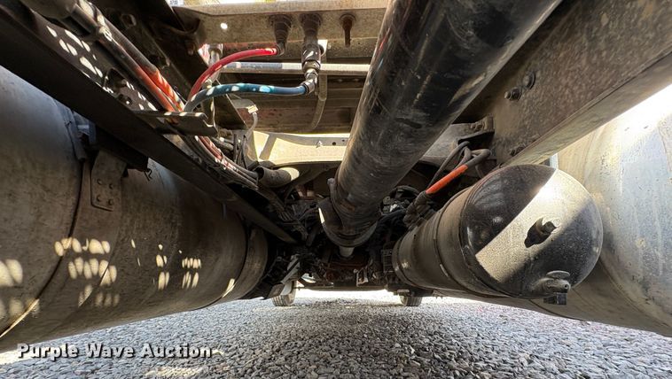 image for item YA2222 2019 Peterbilt 567 semi truck