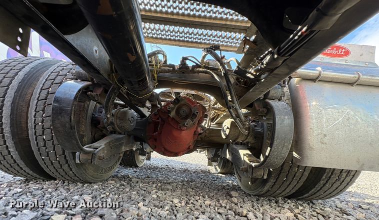 image for item YA2222 2019 Peterbilt 567 semi truck