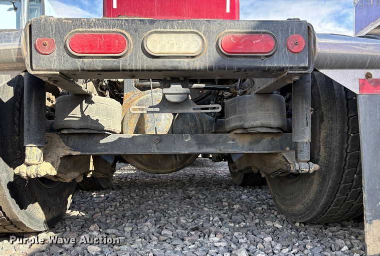 image for item YA2222 2019 Peterbilt 567 semi truck