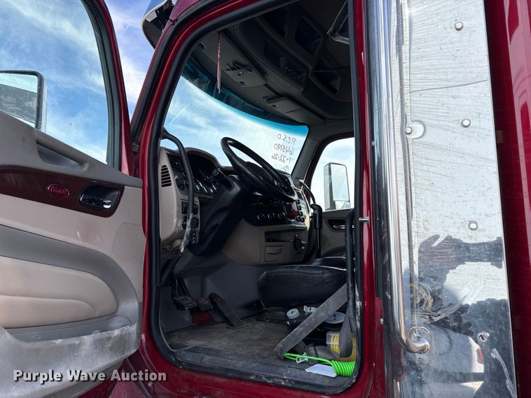 image for item YA2222 2019 Peterbilt 567 semi truck