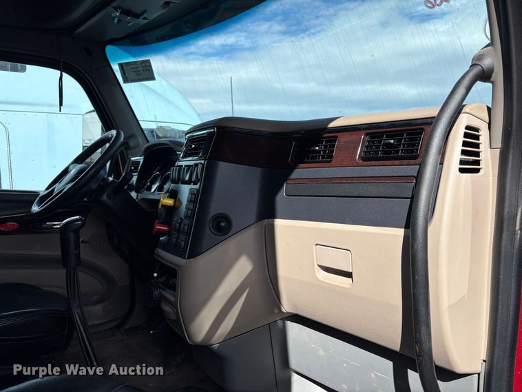 image for item YA2222 2019 Peterbilt 567 semi truck