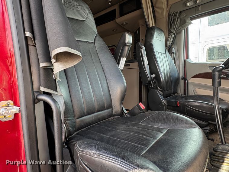 image for item YA2222 2019 Peterbilt 567 semi truck