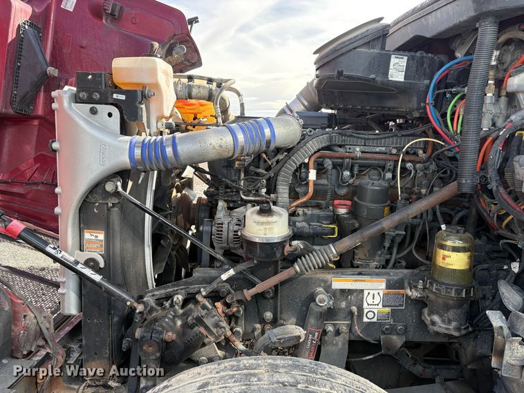image for item YA2222 2019 Peterbilt 567 semi truck