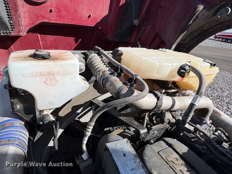 image for item YA2222 2019 Peterbilt 567 semi truck