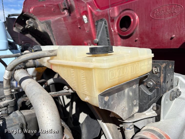 image for item YA2222 2019 Peterbilt 567 semi truck