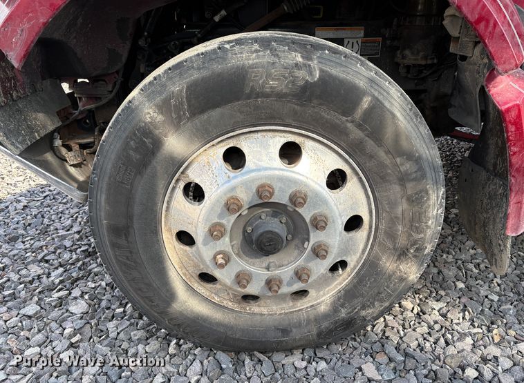 image for item YA2222 2019 Peterbilt 567 semi truck