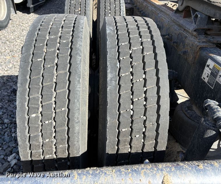 image for item YA2222 2019 Peterbilt 567 semi truck