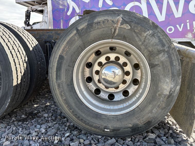 image for item YA2222 2019 Peterbilt 567 semi truck