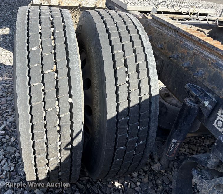 image for item YA2222 2019 Peterbilt 567 semi truck