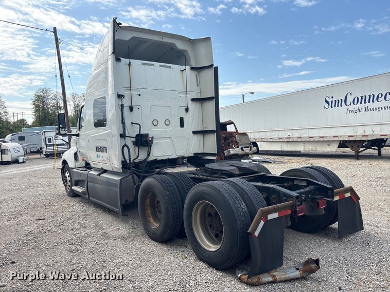 image for item YA2431 2019 International LT625 semi truck