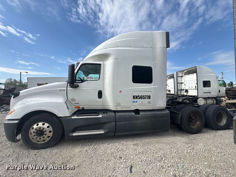 image for item YA2431 2019 International LT625 semi truck