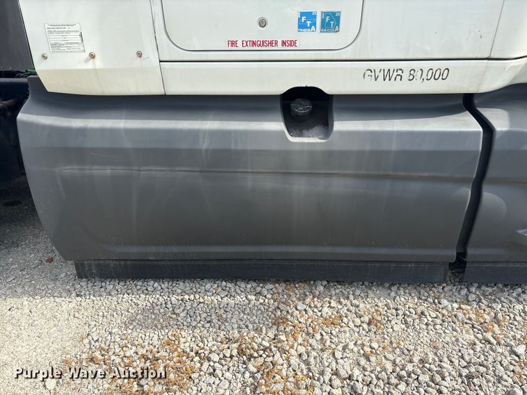 image for item YA2431 2019 International LT625 semi truck