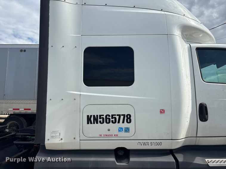 image for item YA2431 2019 International LT625 semi truck