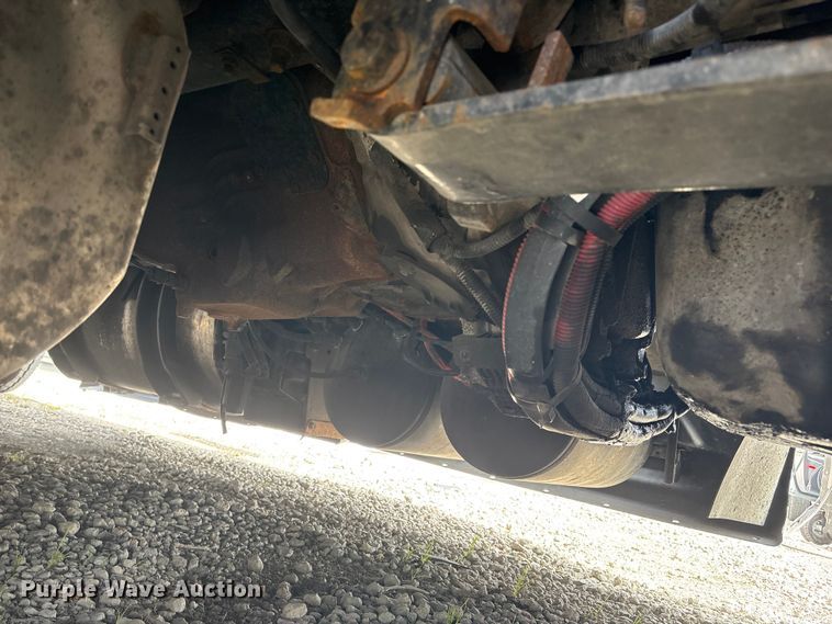 image for item YA2431 2019 International LT625 semi truck