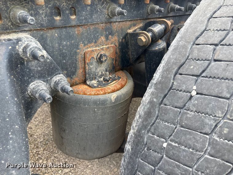 image for item YA2431 2019 International LT625 semi truck
