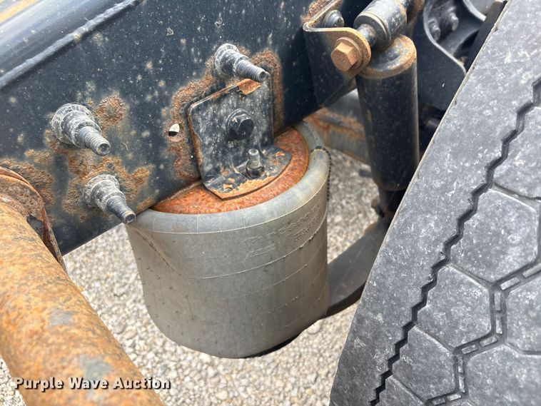 image for item YA2431 2019 International LT625 semi truck