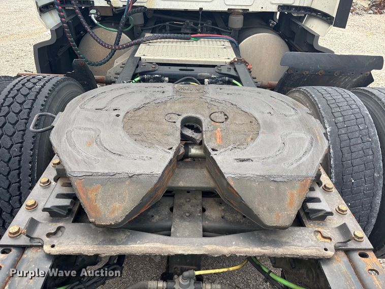 image for item YA2431 2019 International LT625 semi truck