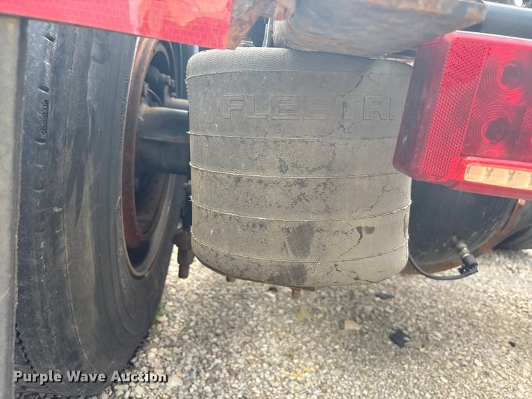 image for item YA2431 2019 International LT625 semi truck