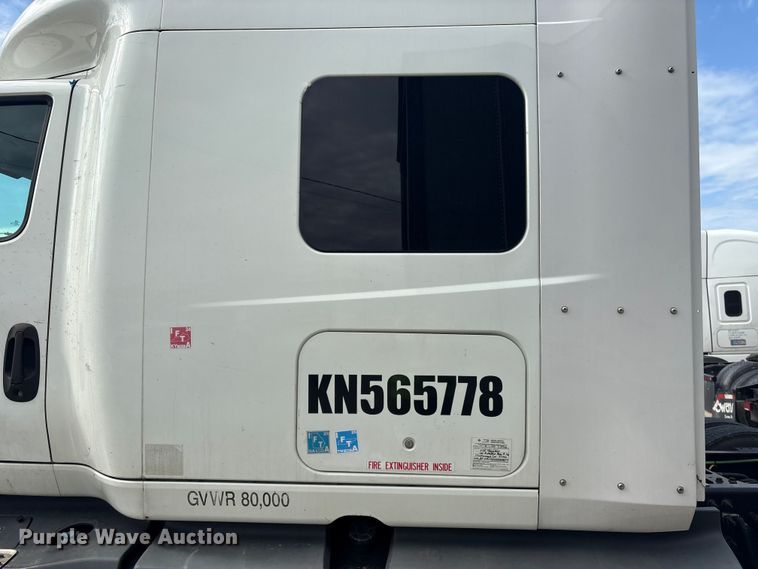 image for item YA2431 2019 International LT625 semi truck