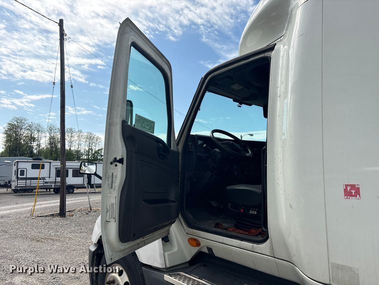 image for item YA2431 2019 International LT625 semi truck