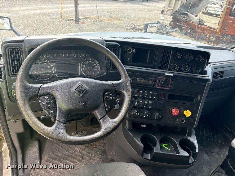 image for item YA2431 2019 International LT625 semi truck