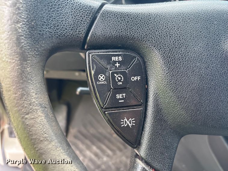 image for item YA2431 2019 International LT625 semi truck