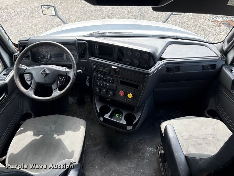 image for item YA2431 2019 International LT625 semi truck