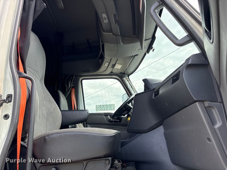 image for item YA2431 2019 International LT625 semi truck