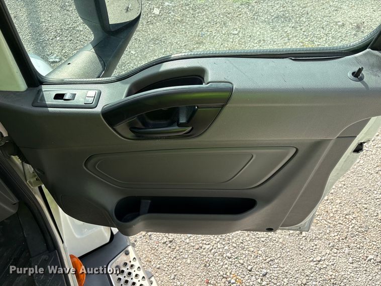 image for item YA2431 2019 International LT625 semi truck