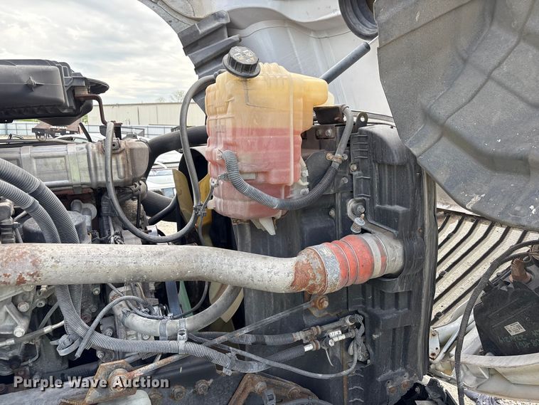 image for item YA2431 2019 International LT625 semi truck