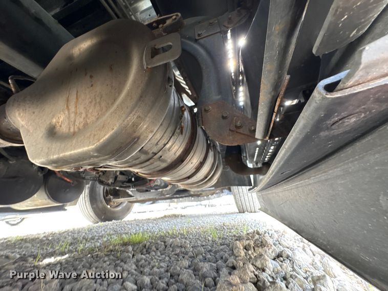 image for item YA2431 2019 International LT625 semi truck