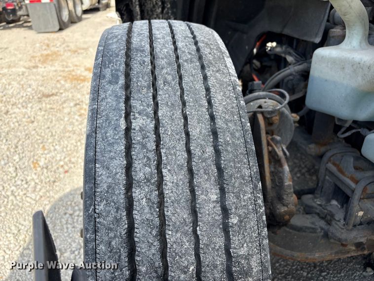 image for item YA2431 2019 International LT625 semi truck