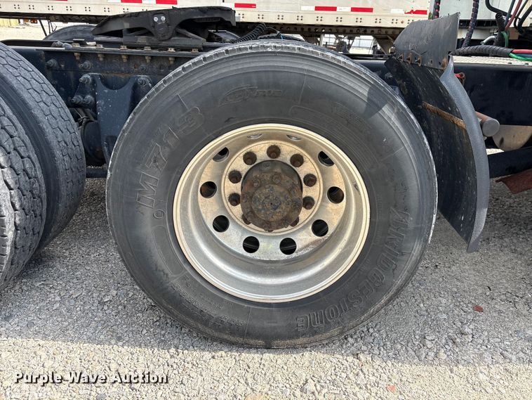 image for item YA2431 2019 International LT625 semi truck